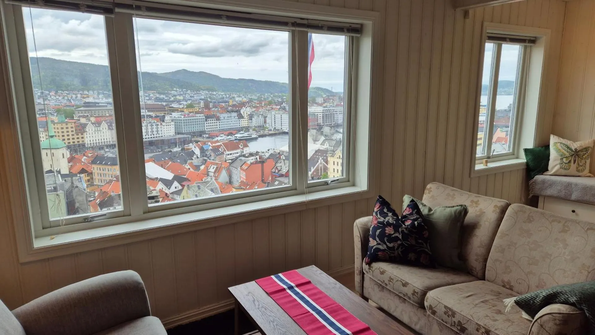 Apartamento Nydelig Hus Med Privat Hage Og Fantastisk Utsikt Over Fisketorget, Bryggen Og Bergen Sentrum Noruega