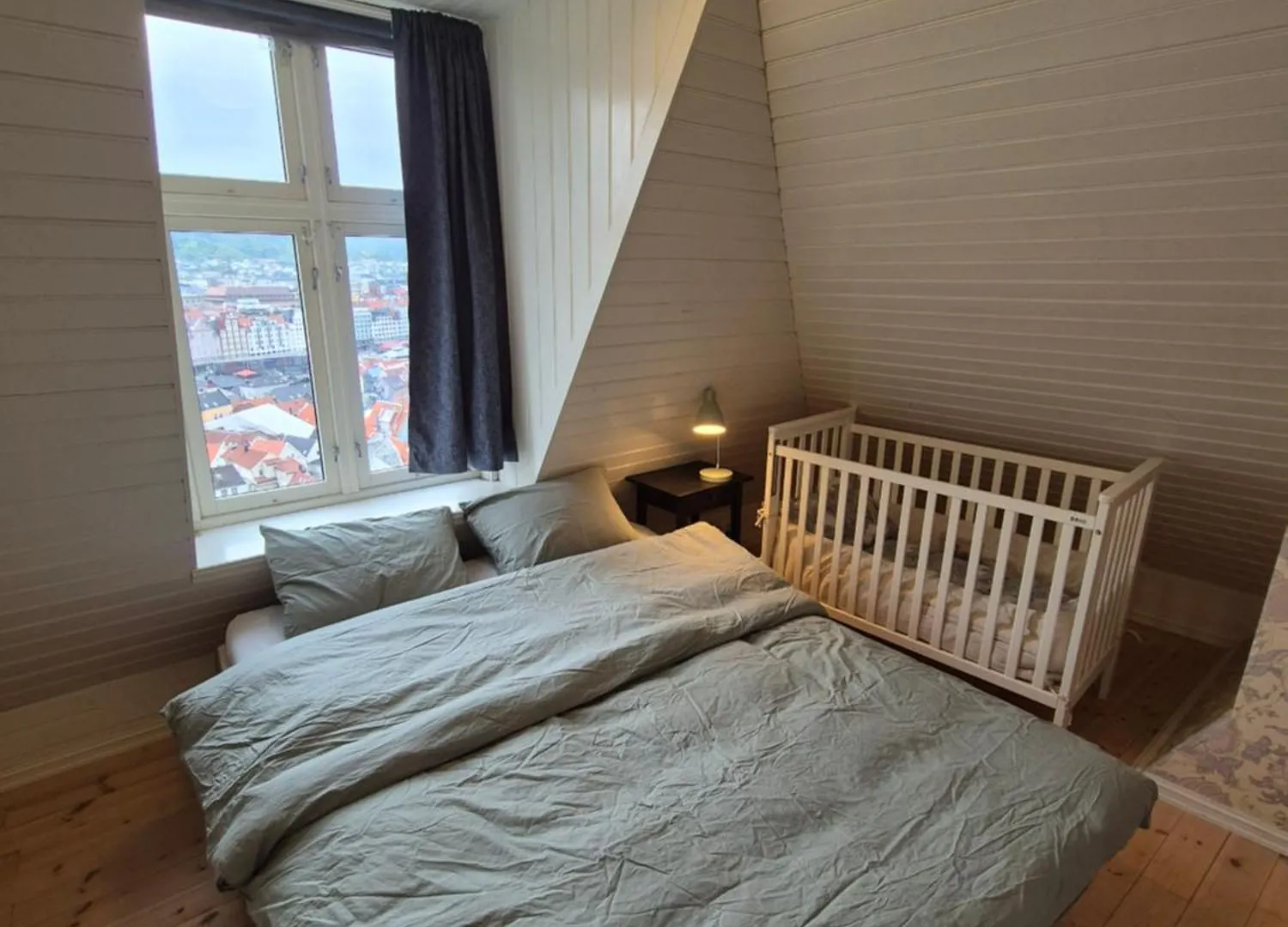 Apartamento Nydelig Hus Med Privat Hage Og Fantastisk Utsikt Over Fisketorget, Bryggen Og Bergen Sentrum